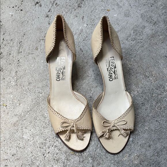 Vintage Ferragamo heels - Picture 1 of 8